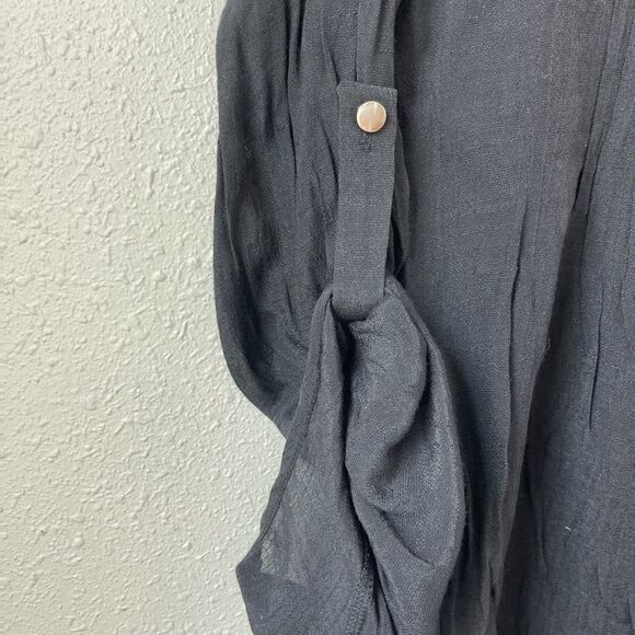 NWT Passports Women’s Button Top Size Medium - Picture 3 of 6